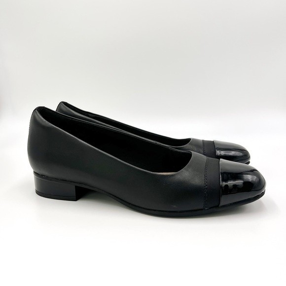 Clarks Size 7.5 Juliet Monte‎ Black Leather Patent Cap Toe Low Heels Pumps Shoes - Picture 2 of 14
